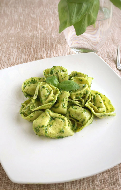 Cheese Tortellin with Spinach Basil Pesto