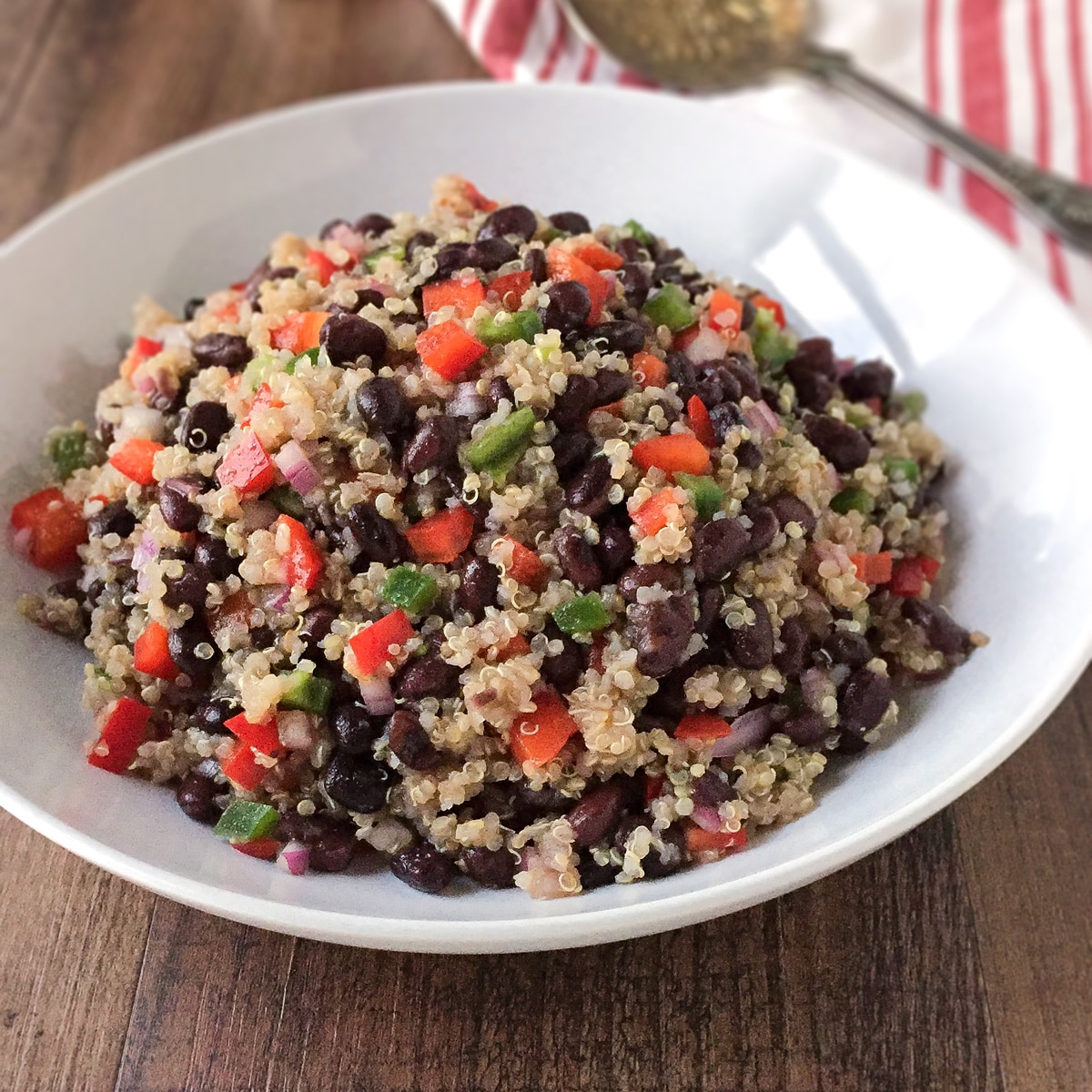 Spicy Quinoa and Black Bean Salad - Healthier Dishes