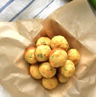Jalapeno Cheddar Einkorn Cornbread Muffins
